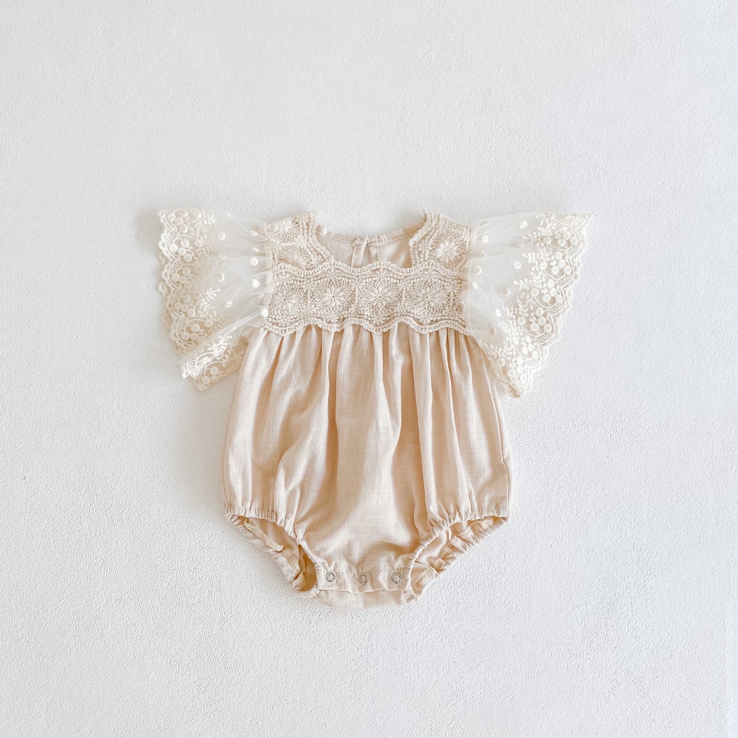 Dreamy Baby Romper: Short-Sleeved Elegance in 100% Cotton