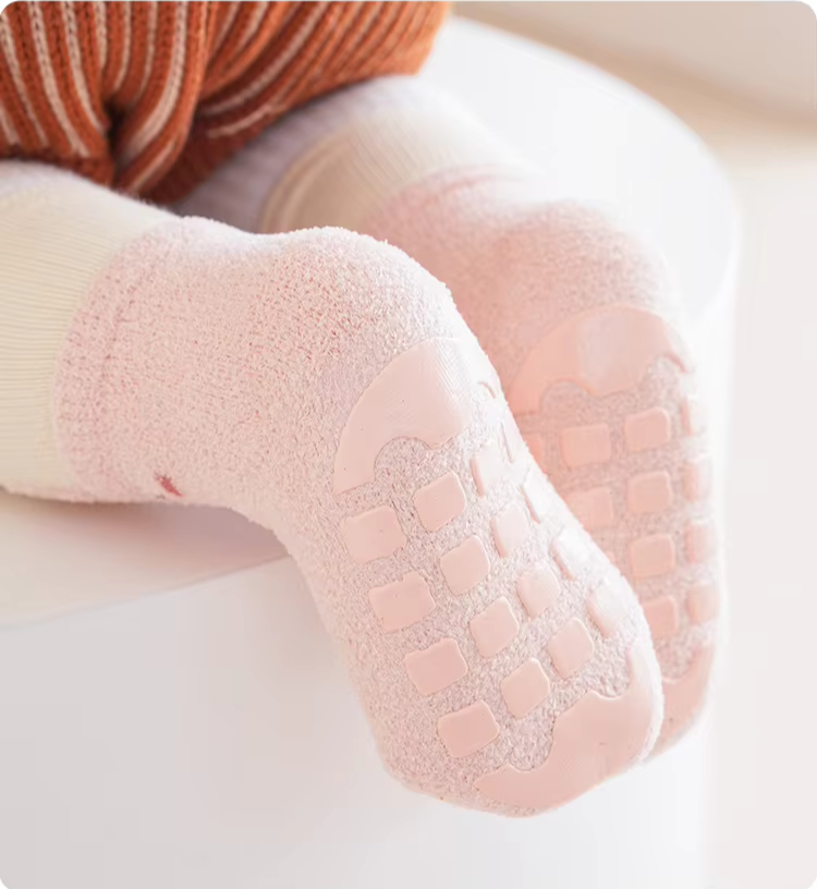 Thickened Anti-Slip Winter Socks – Warm & Cozy in Pink